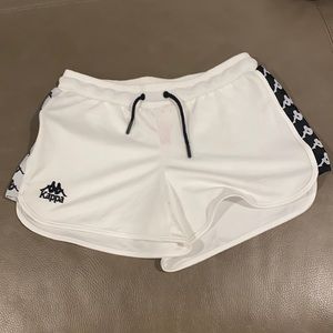 Medium white kappa shorts